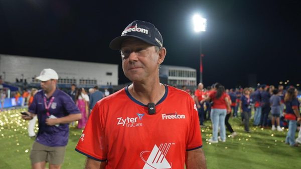 Wanindu steps down as Sri Lanka T20I captain